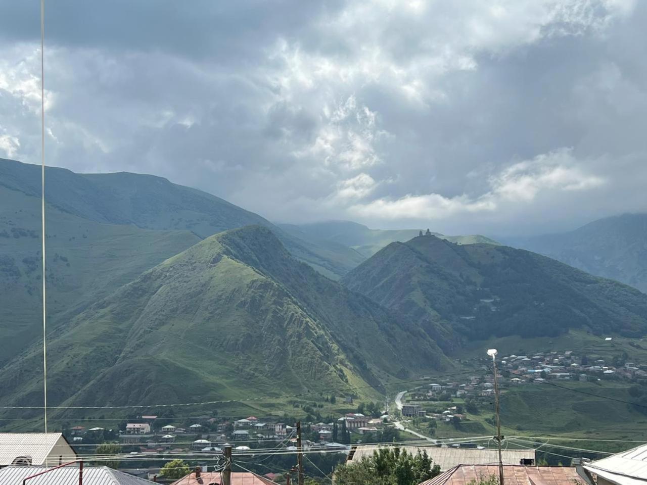 Guesthouse Relax In Kazbegi Exteriör bild